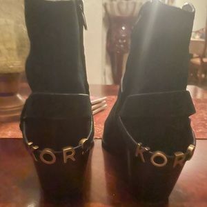 Michael kors booties worn 1 time. Size 9.5